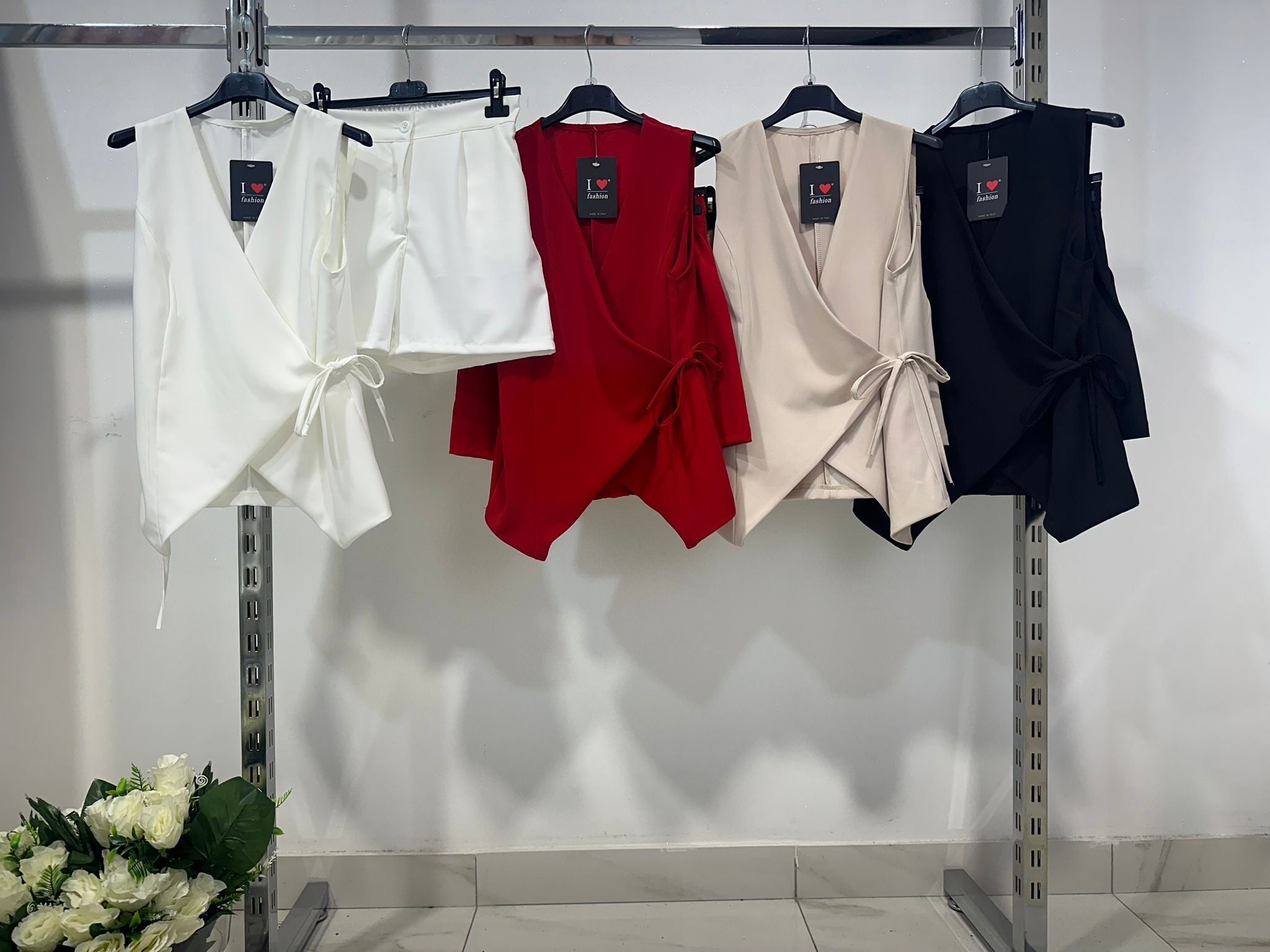 Nolene - Ensemble Chic Cordinato avec Top Cache-Cœur et Short