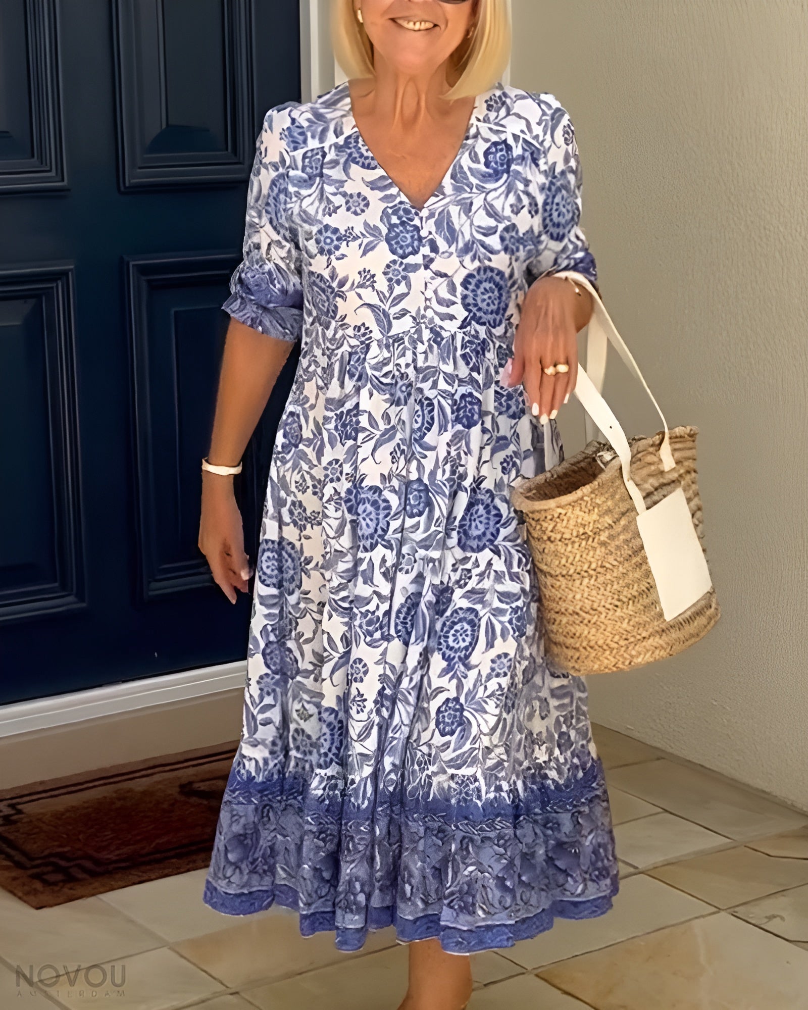 Aude - Robe élégante à fleurs avec décolleté en V