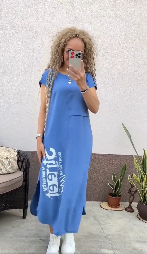 Delara - Robe à imprimé lettres avec col rond et fente au niveau des poches