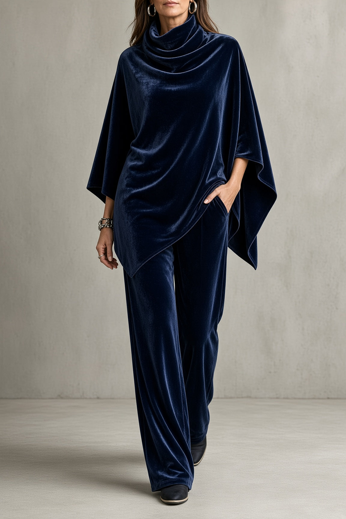 Laurette - Ensemble femme en velours avec poncho drapé