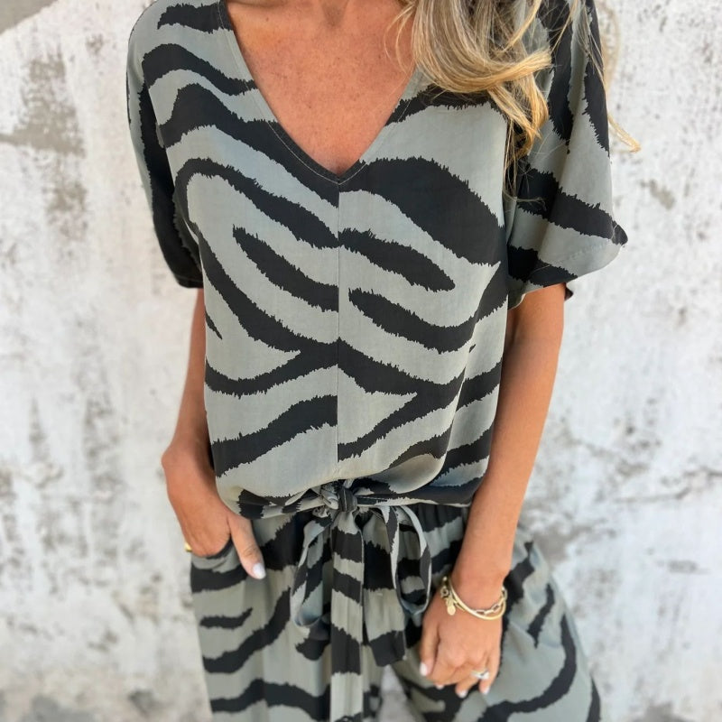 Alina - Ensemble top et pantalon à col en V imprimé zèbre