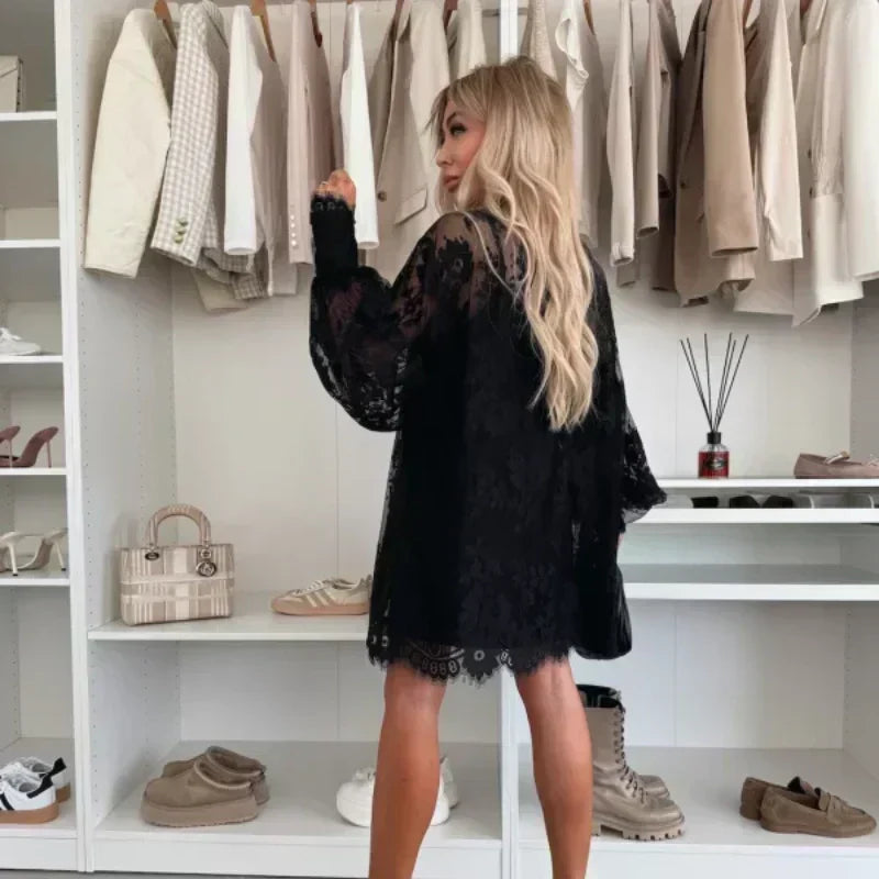 Fleur - Robe Mini Élégante en Dentelle avec Nœud