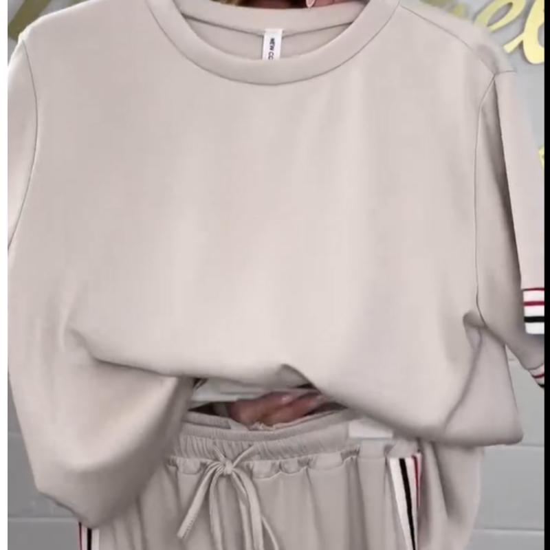 Milla - T-shirt à manches courtes avec rayures latérales et pantalon de jogging pour femme
