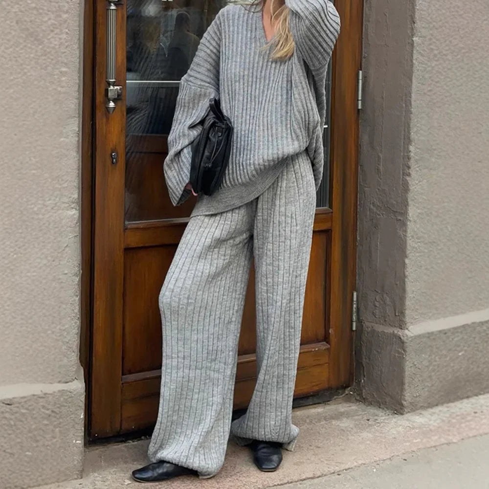Jeannie - Set bordeaux avec pull et pantalon à jambes larges